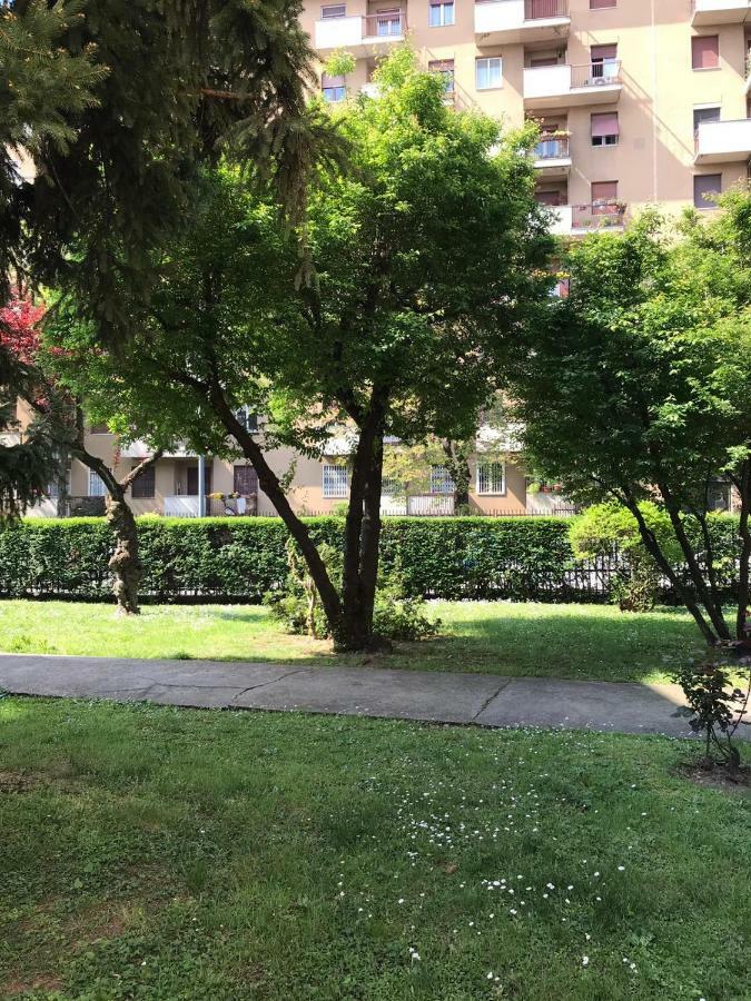 Apartament Bright Flat With Shared Garden Mediolan Zewnętrze zdjęcie