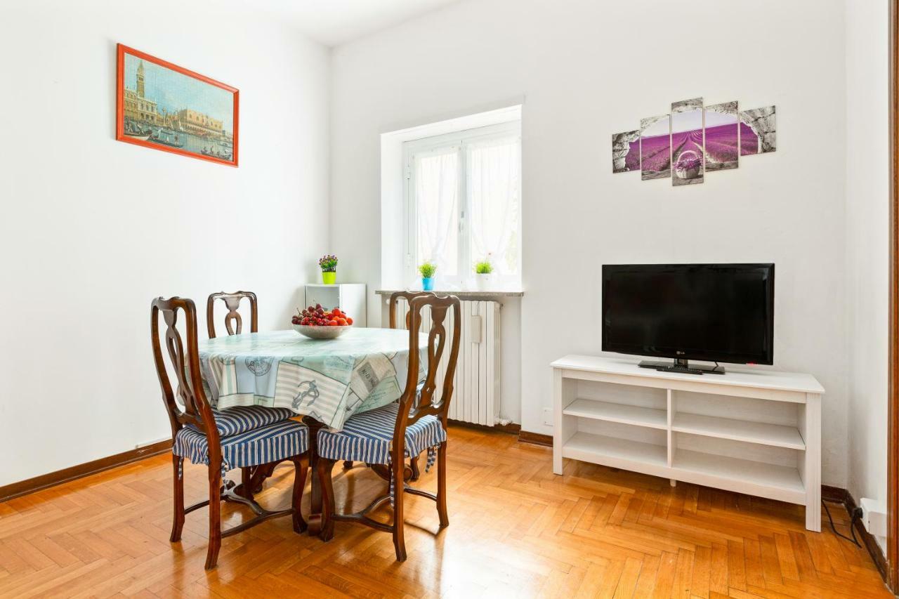 Apartament Bright Flat With Shared Garden Mediolan Zewnętrze zdjęcie
